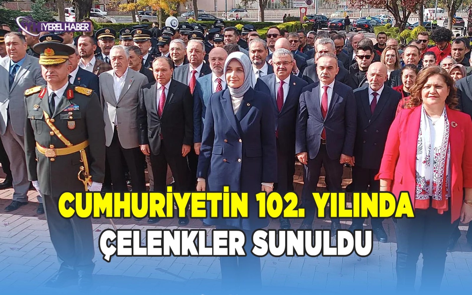Cumhuriyetin 102. Yılında Çelenkler Sunuldu